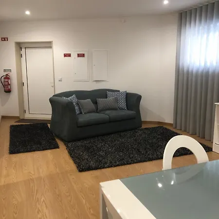 Casa Do Meio R/c *