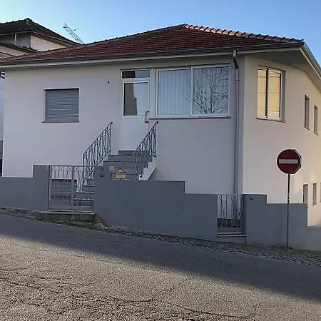 Casa Do Meio R/c Holiday home *